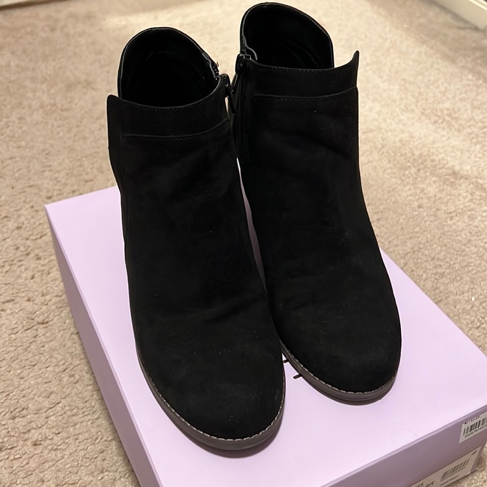 Madden Girl Ankle Wedge Booties in Black - Size 8.5